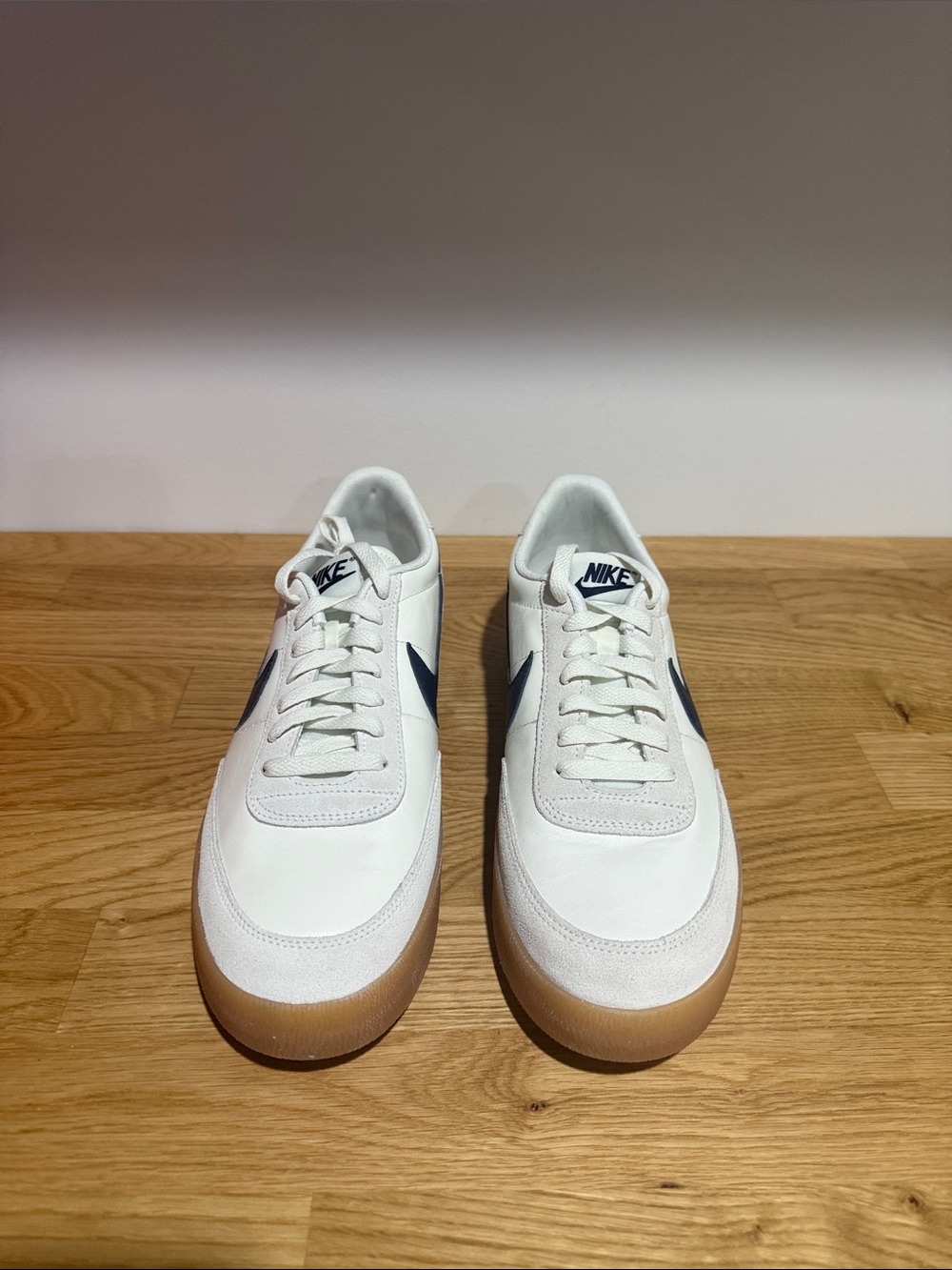 Brand new Nike Killshot 2 size 10  White Sneakers with Navy Swoosh and Gum Sole - Picture 4 of 5